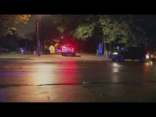 1 child dies in shooting at north Charlotte park